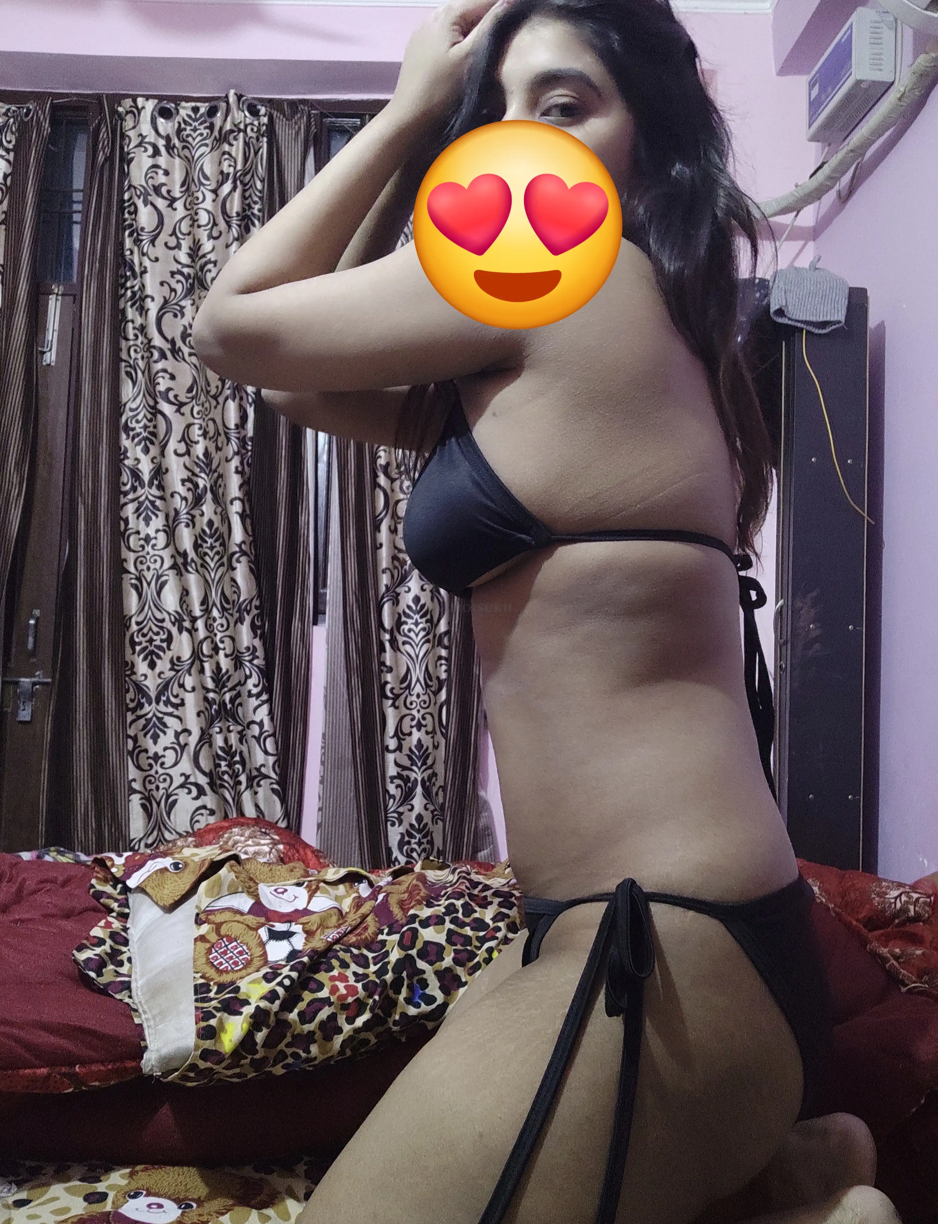 bold-married-couple-seeking-minded-single-around