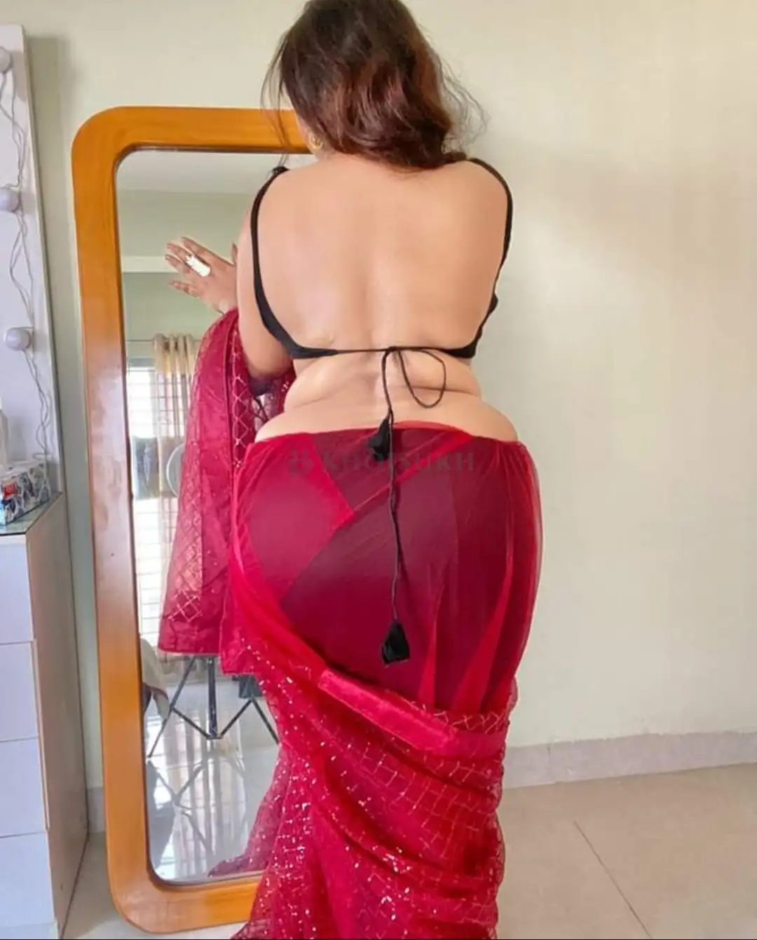 hot-and-sexy-girl-phone